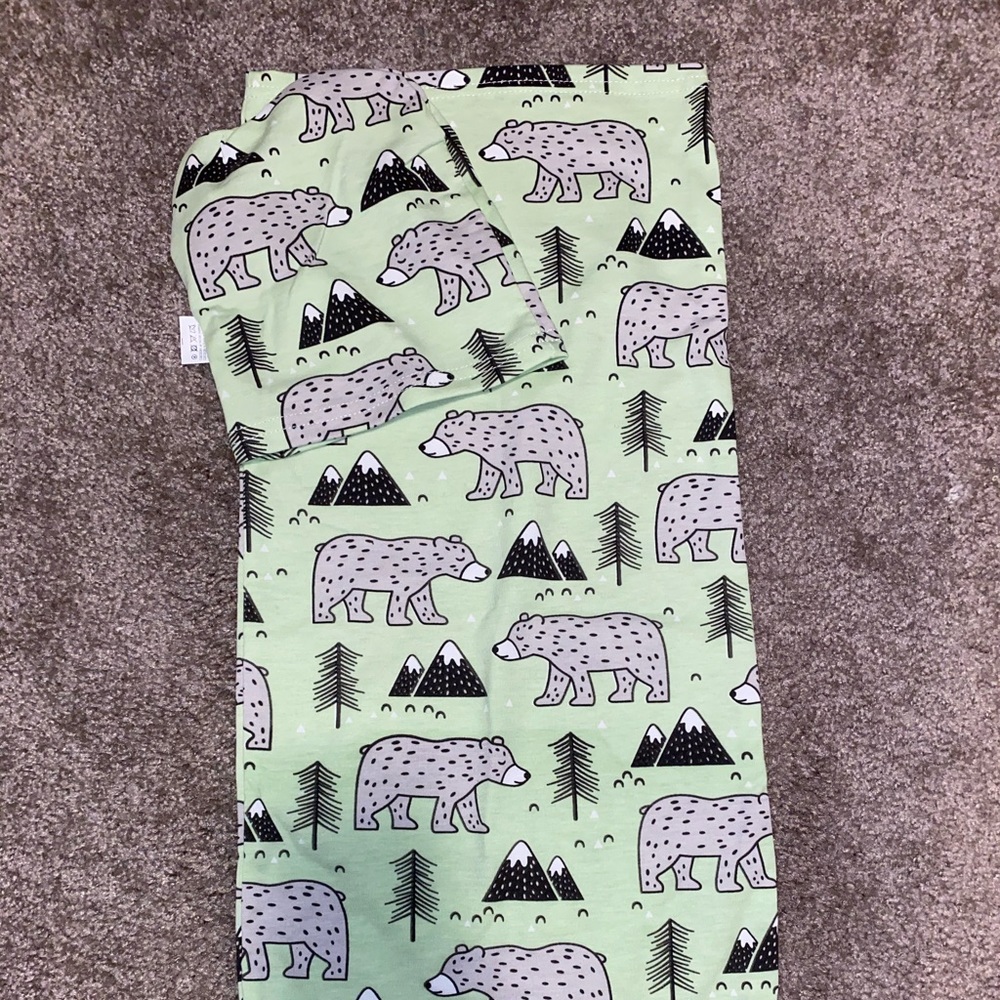 Brand New Infant Cocoon and Matching Hat Newborn